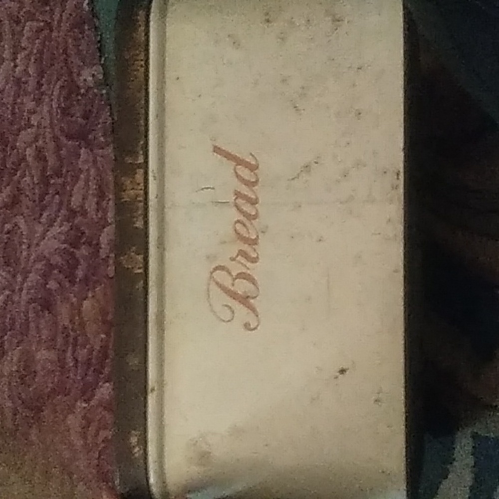 Vintage Primitve  bread tin 1950s. Has original sticker. Neat Mcm